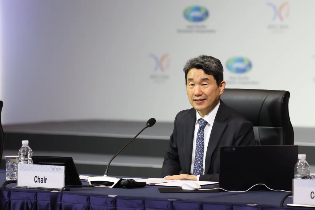 Quyền Tổng thống Hàn Quốc Lee Joo-ho phát biểu tại Hội nghị