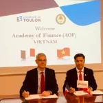 hoc-vien-tai-chinh-va-dai-hoc-toulon-ch-phap-ky-y-dinh-thu 2